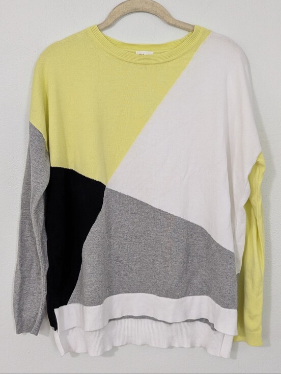 PLANET by Lauren G Sweaters - Planet By Lauren G Geometric Print Knit Sweater Pullover Gray Yellow One Size
